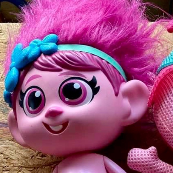 DREAMWORKS Bundle-Trolls Hashbro Doll & Wallet - Picture 3 of 4